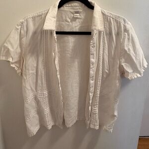 White button down shirt short sleeve